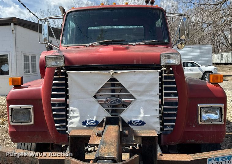 image for item EM3725 1994 Ford LN8000 dump truck