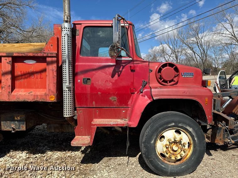 image for item EM3725 1994 Ford LN8000 dump truck