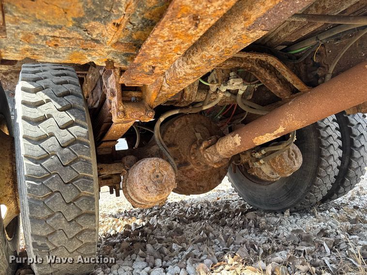 image for item EM3725 1994 Ford LN8000 dump truck