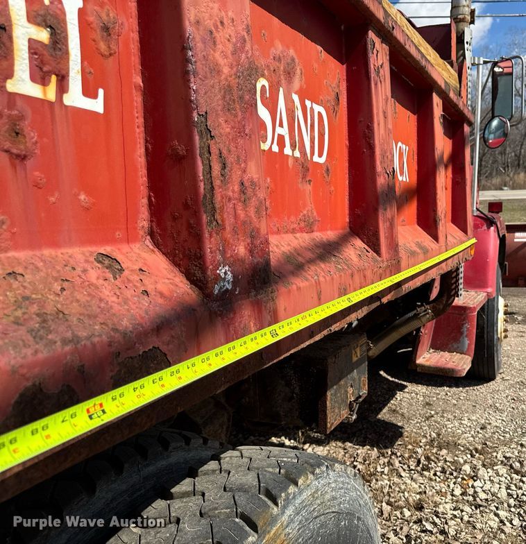 image for item EM3725 1994 Ford LN8000 dump truck