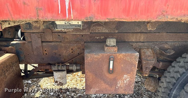 image for item EM3725 1994 Ford LN8000 dump truck