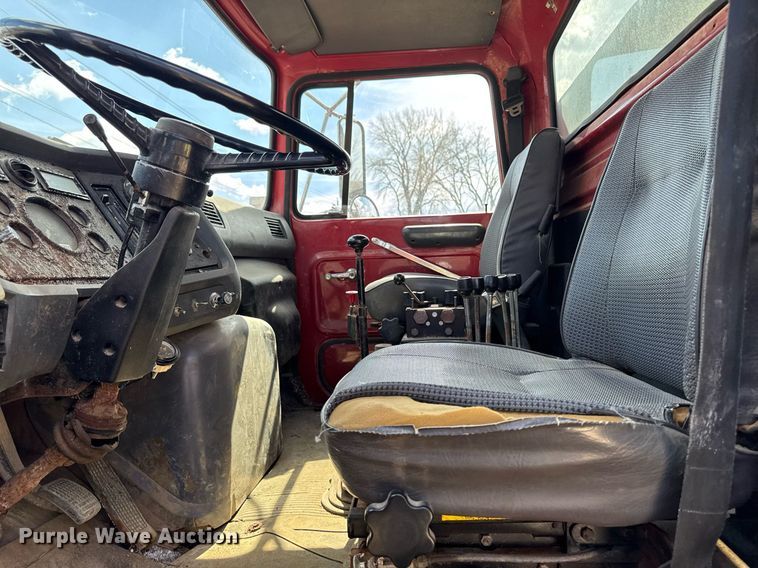 image for item EM3725 1994 Ford LN8000 dump truck