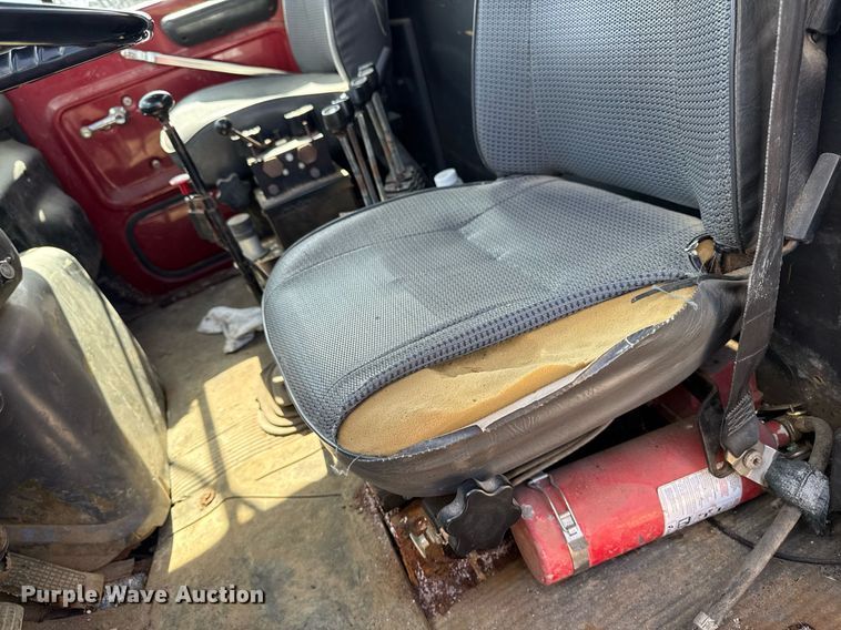 image for item EM3725 1994 Ford LN8000 dump truck