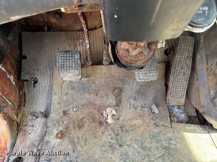 image for item EM3725 1994 Ford LN8000 dump truck