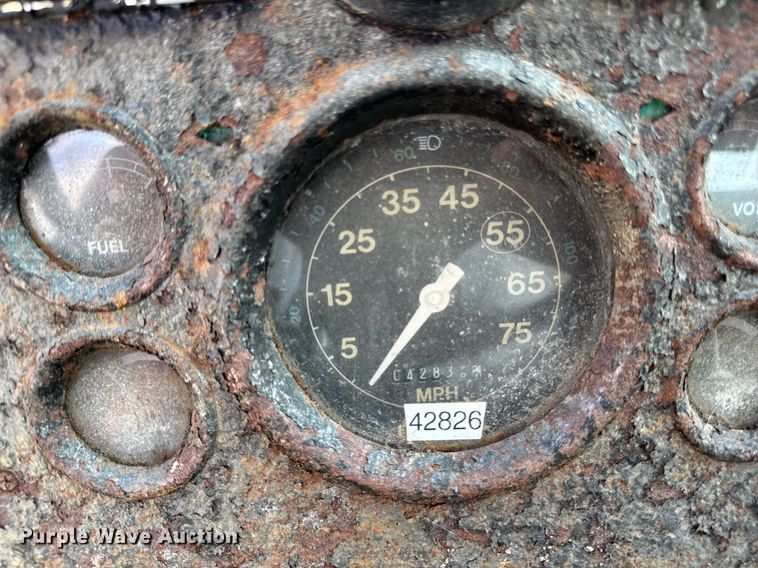 image for item EM3725 1994 Ford LN8000 dump truck