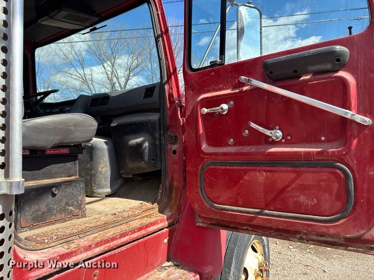 image for item EM3725 1994 Ford LN8000 dump truck