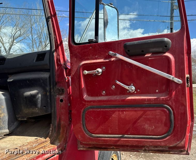 image for item EM3725 1994 Ford LN8000 dump truck