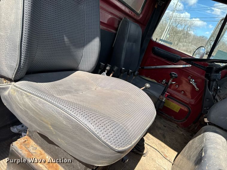 image for item EM3725 1994 Ford LN8000 dump truck