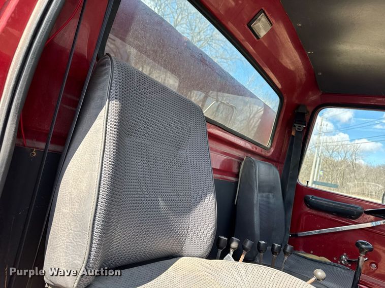 image for item EM3725 1994 Ford LN8000 dump truck