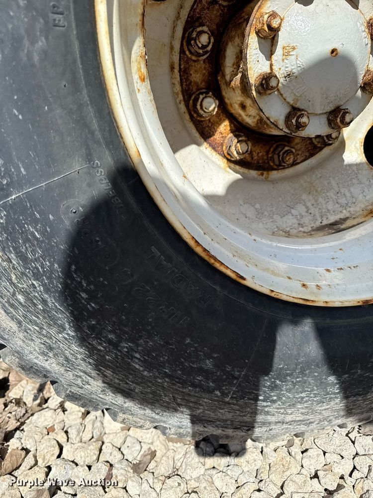 image for item EM3725 1994 Ford LN8000 dump truck