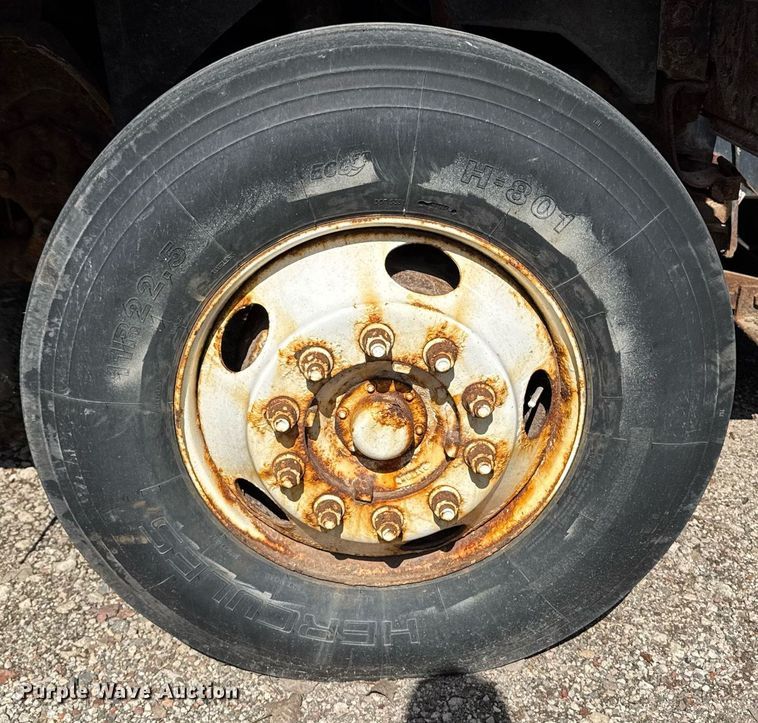 image for item EM3725 1994 Ford LN8000 dump truck