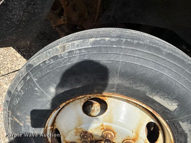 image for item EM3725 1994 Ford LN8000 dump truck