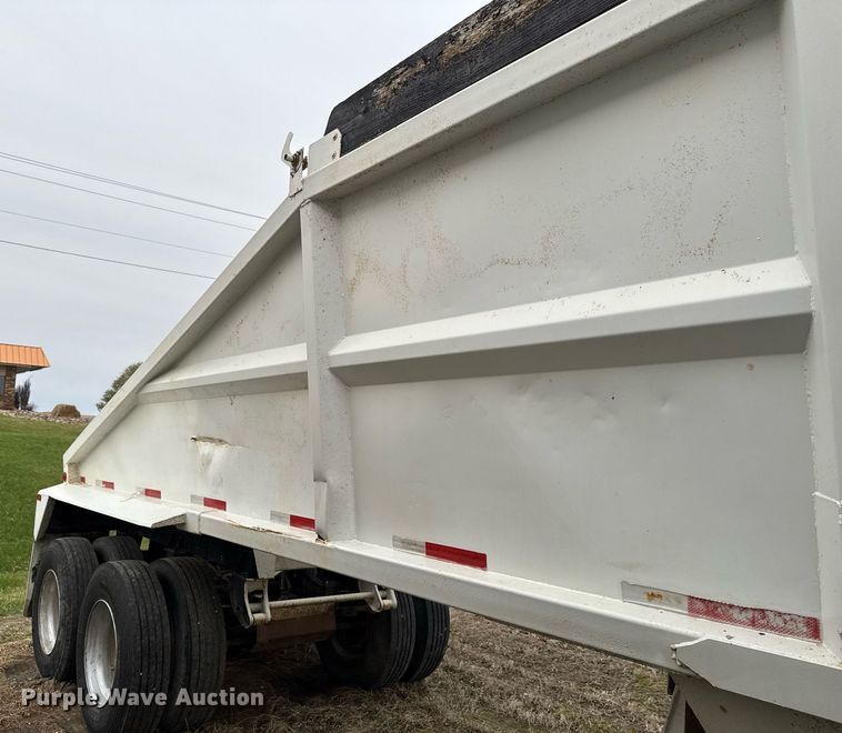 image for item EM3760 1998 Corn Belt MFG S-4202-N bottom dump trailer
