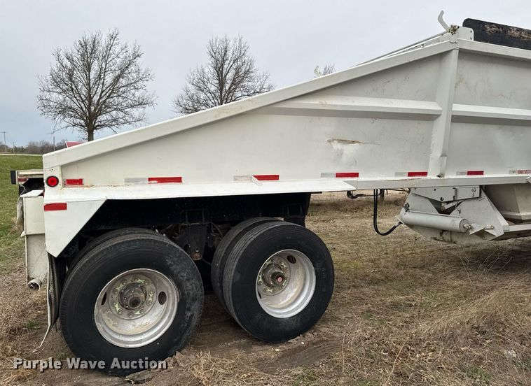 image for item EM3760 1998 Corn Belt MFG S-4202-N bottom dump trailer