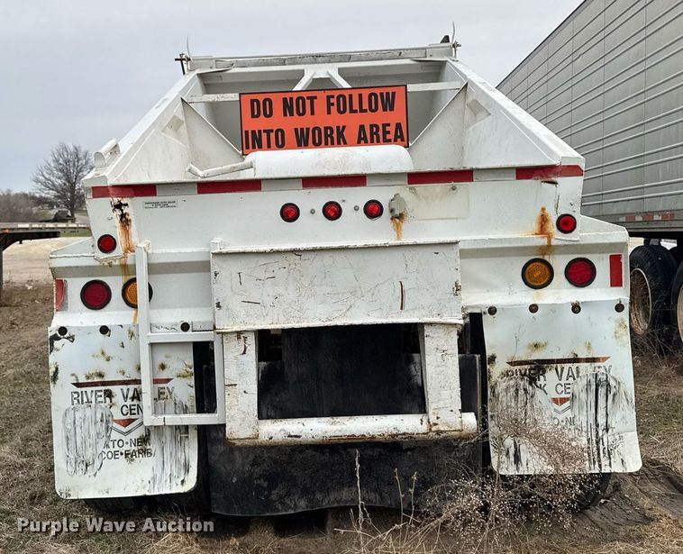 image for item EM3760 1998 Corn Belt MFG S-4202-N bottom dump trailer