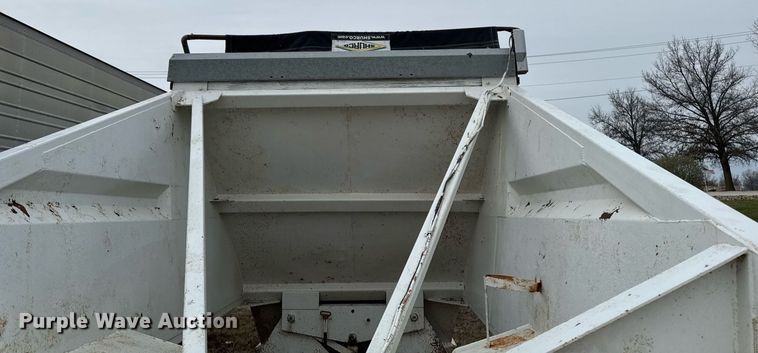 image for item EM3760 1998 Corn Belt MFG S-4202-N bottom dump trailer