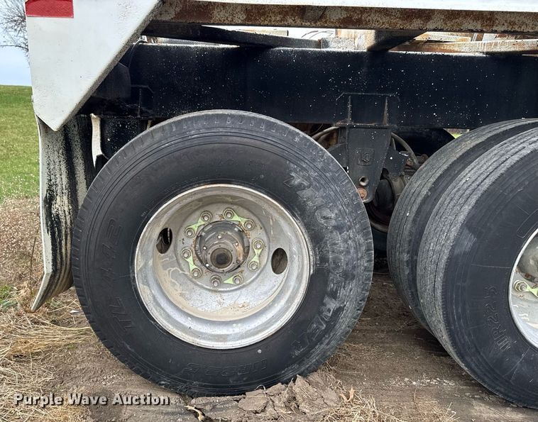 image for item EM3760 1998 Corn Belt MFG S-4202-N bottom dump trailer