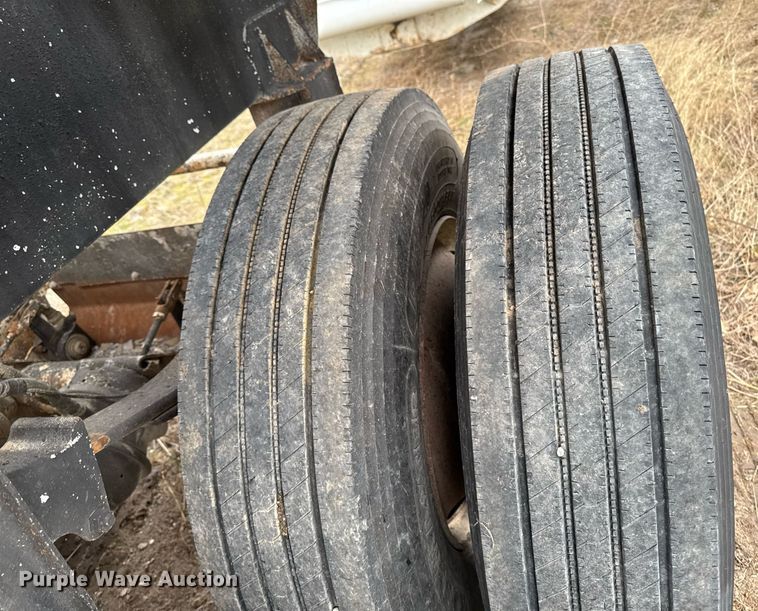 image for item EM3760 1998 Corn Belt MFG S-4202-N bottom dump trailer