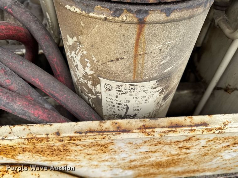 image for item EM3771 1987 Ingersoll Rand P-160A-W-W air compressor