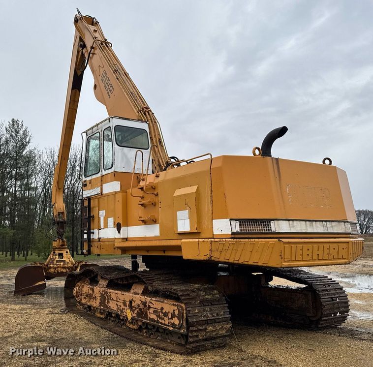 image for item EM3772 Liebherr 962 material handler