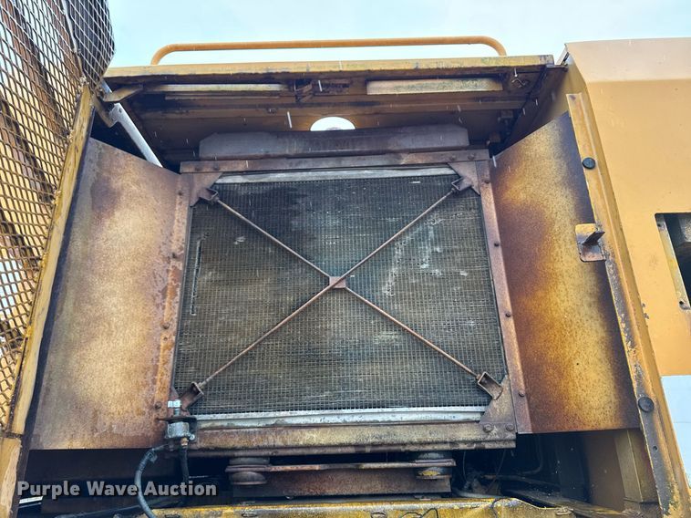 image for item EM3772 Liebherr 962 material handler