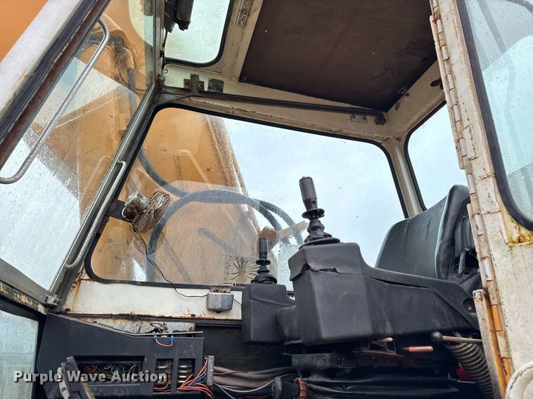 image for item EM3772 Liebherr 962 material handler