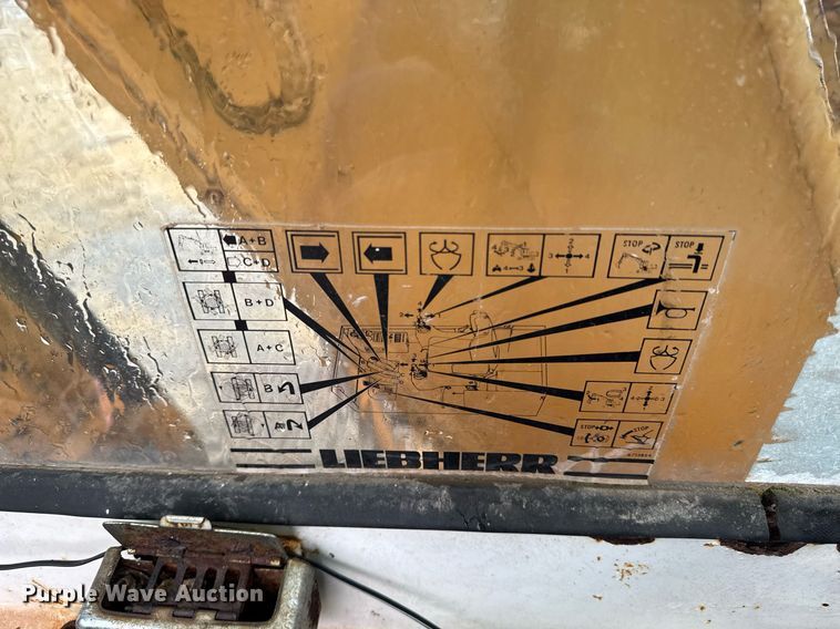 image for item EM3772 Liebherr 962 material handler