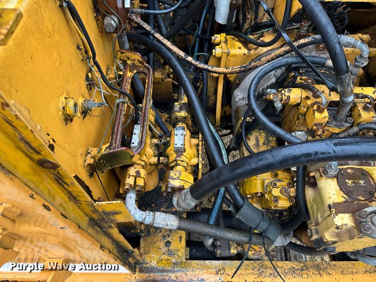 image for item EM3772 Liebherr 962 material handler