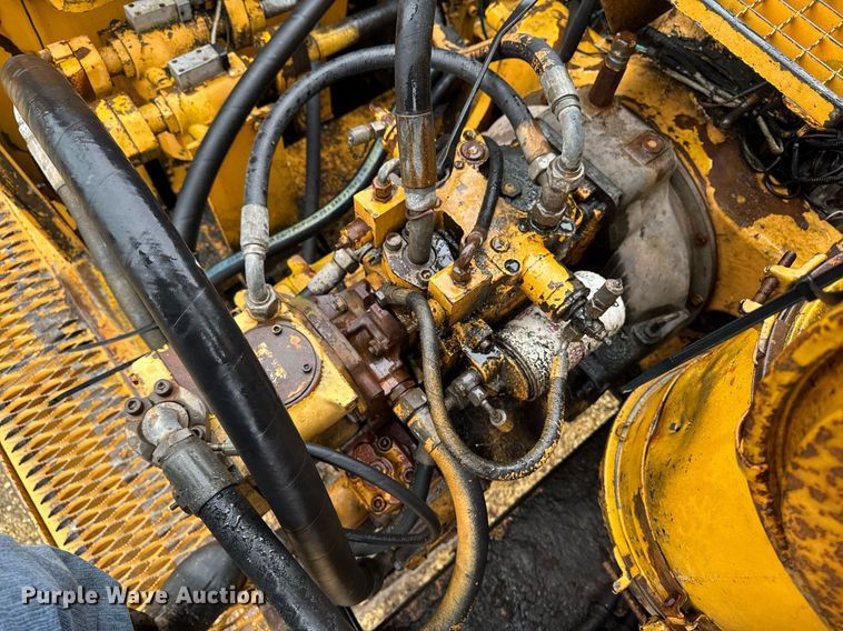 image for item EM3772 Liebherr 962 material handler