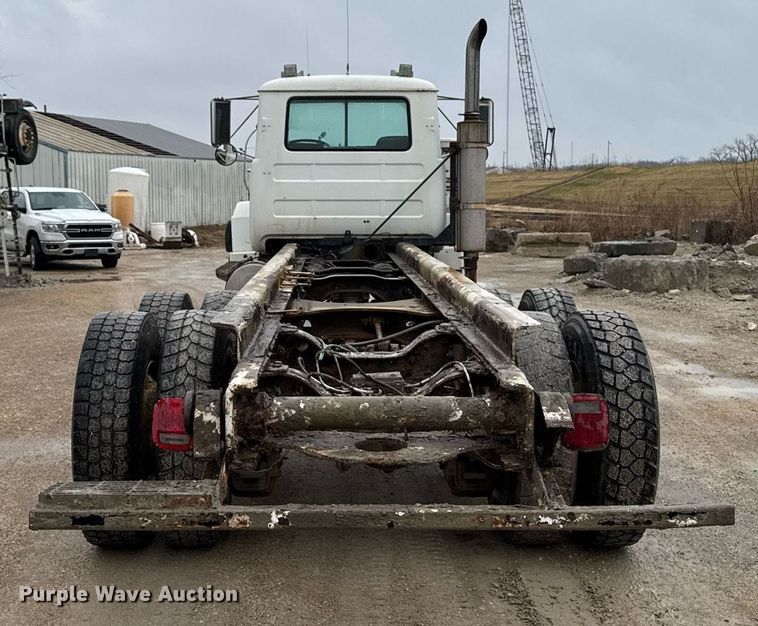 image for item EM3773 1995 Mack RD690S truck cab and chassis