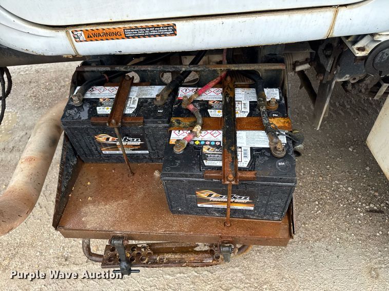 image for item EM3773 1995 Mack RD690S truck cab and chassis