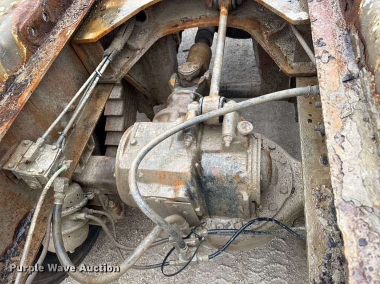 image for item EM3773 1995 Mack RD690S truck cab and chassis