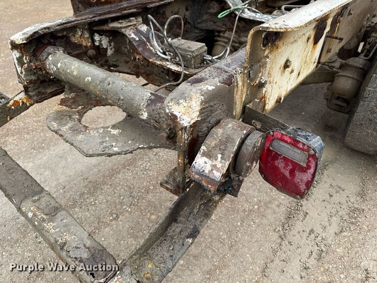 image for item EM3773 1995 Mack RD690S truck cab and chassis