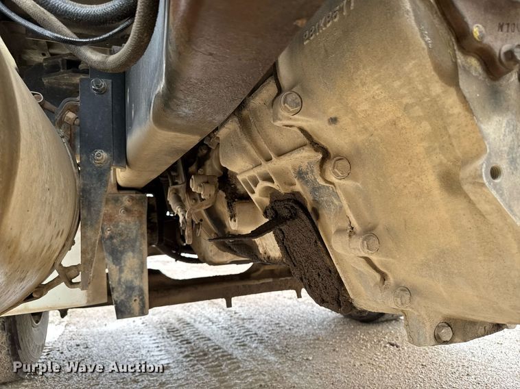 image for item EM3773 1995 Mack RD690S truck cab and chassis