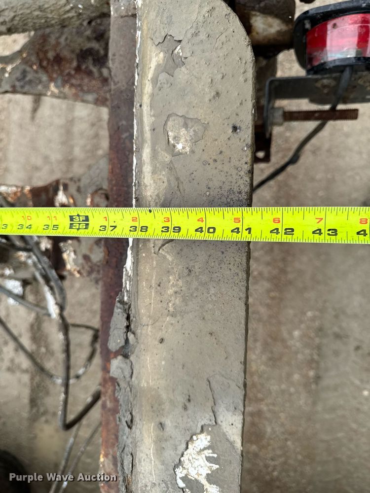 image for item EM3773 1995 Mack RD690S truck cab and chassis