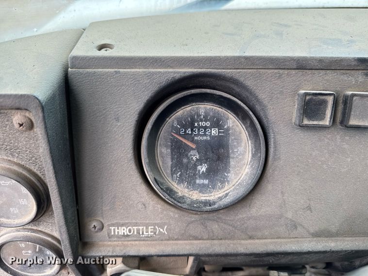 image for item EM3773 1995 Mack RD690S truck cab and chassis