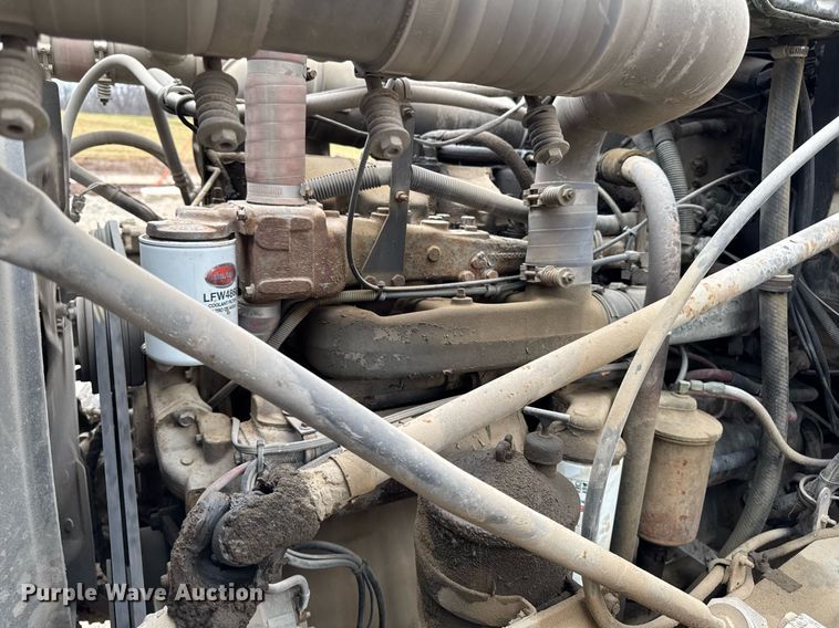 image for item EM3773 1995 Mack RD690S truck cab and chassis