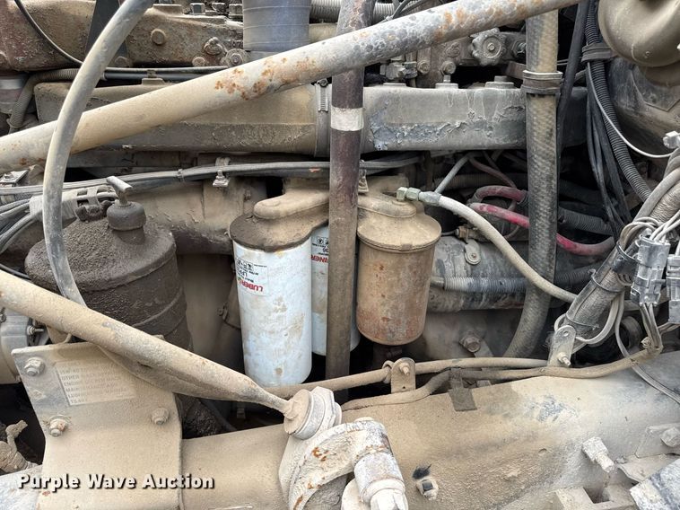 image for item EM3773 1995 Mack RD690S truck cab and chassis