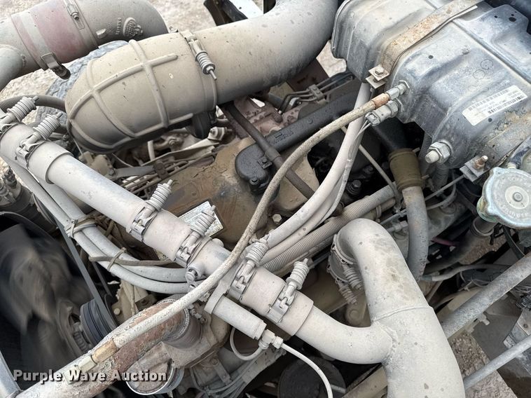 image for item EM3773 1995 Mack RD690S truck cab and chassis