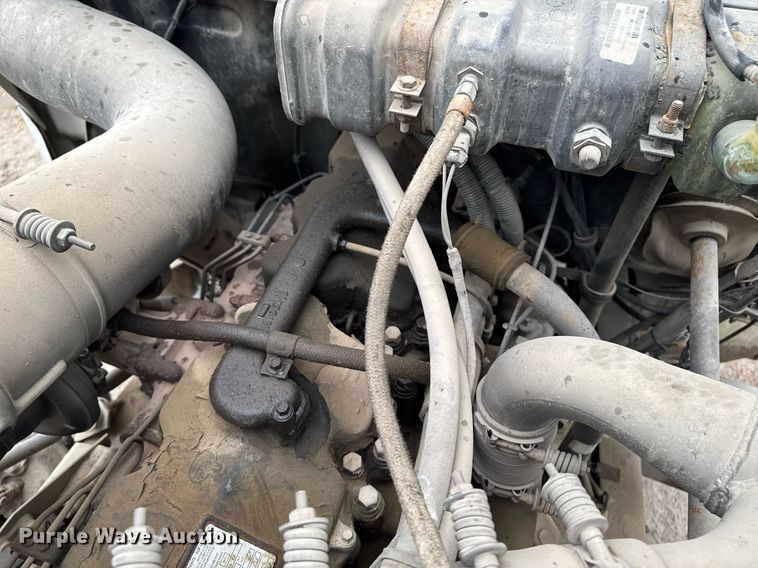 image for item EM3773 1995 Mack RD690S truck cab and chassis