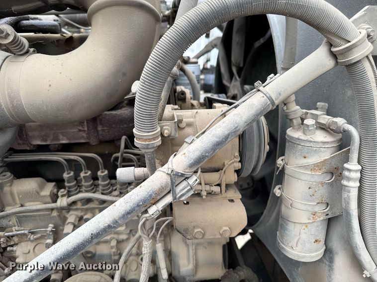 image for item EM3773 1995 Mack RD690S truck cab and chassis