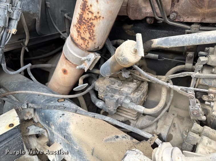 image for item EM3773 1995 Mack RD690S truck cab and chassis