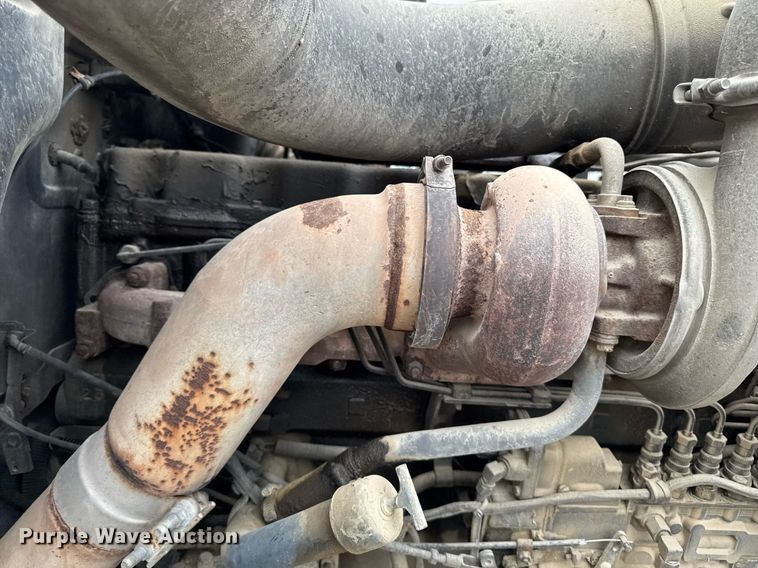 image for item EM3773 1995 Mack RD690S truck cab and chassis