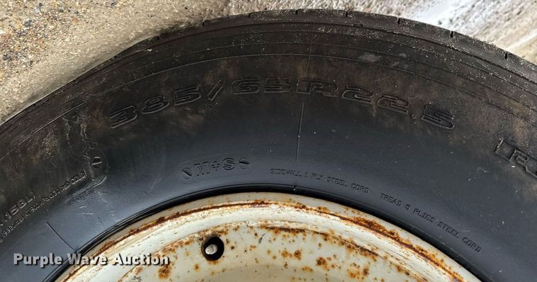 image for item EM3773 1995 Mack RD690S truck cab and chassis