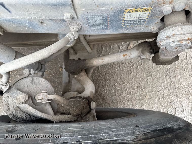 image for item EM3773 1995 Mack RD690S truck cab and chassis