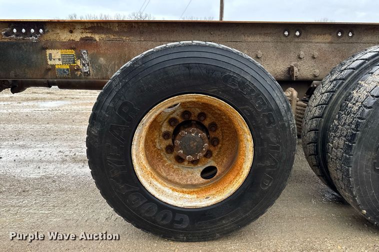 image for item EM3773 1995 Mack RD690S truck cab and chassis