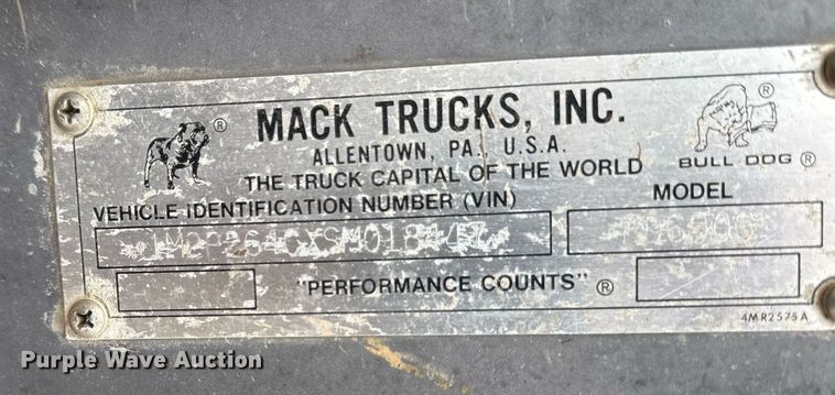 image for item EM3773 1995 Mack RD690S truck cab and chassis