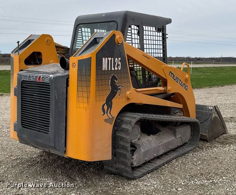 image for item EM3776 2006 Mustang MTL 25 tracked skid steer loader