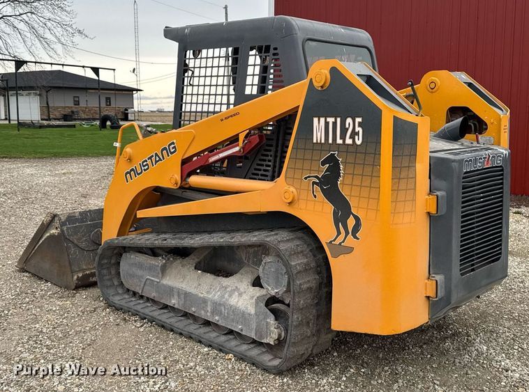 image for item EM3776 2006 Mustang MTL 25 tracked skid steer loader