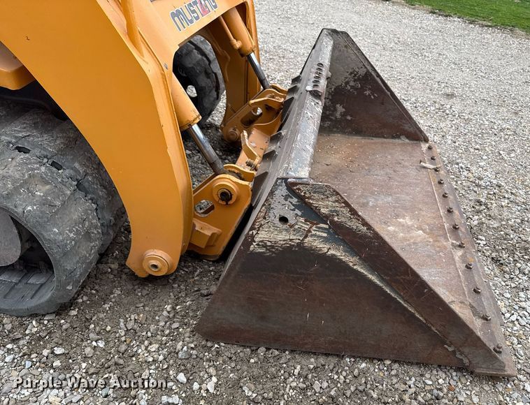 image for item EM3776 2006 Mustang MTL 25 tracked skid steer loader